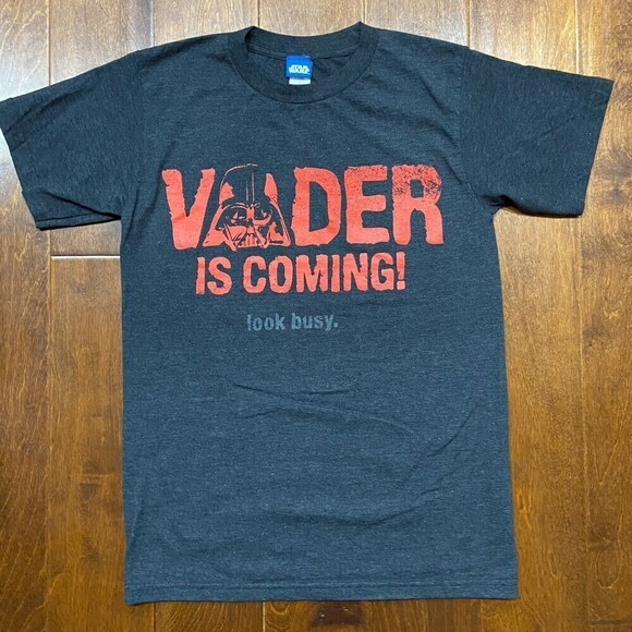 Star Wars Darth Vader Is Coming Dark Gray Y2K T-Shirt Men's Size Small - Picture 3 of 7